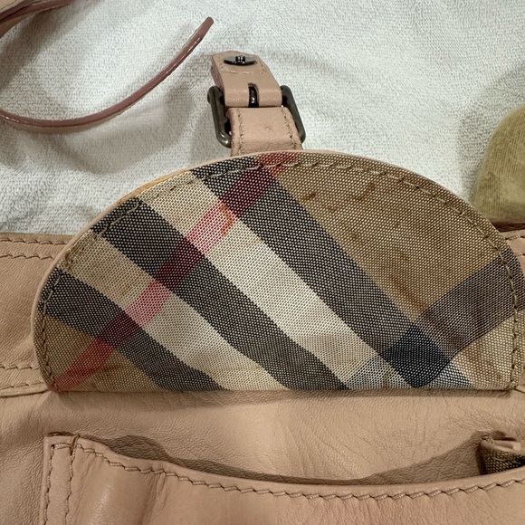 Burberry Vintage Whisper Pink Leather Crossbody Bag - Picture 7 of 14